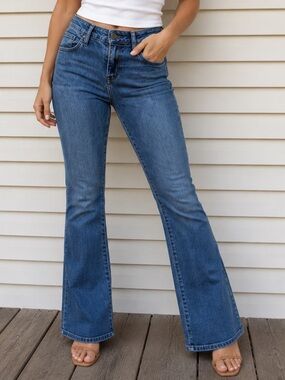 American Eagle Stretch Skinny Flare Medium Wash Jeans size 8 Long